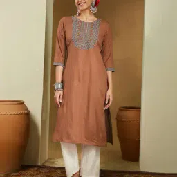 janasya Women Embroidery Straight Kurti image 1