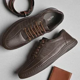 mactree Men Round-Toe Derbys with Lace Fastenings image 1