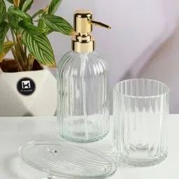 kookee Set of 3 Ribbed Bathroom Accessories image 1