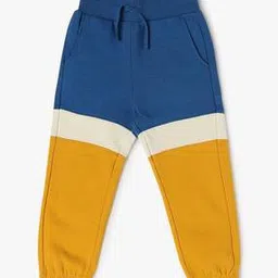 united colors of benetton Boys Colourblock Regular Fit Joggers-picture-48