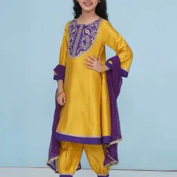 bitiya by bhama Girls Embroidered Kurta Suit Set image 1