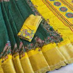 svaraa Women Floral Print Saree with Scallop Border-picture-48