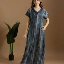 nightspree Women Printed V-Neck Nightie image 1