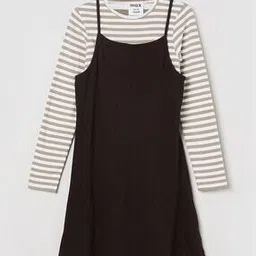 max Girls Stylised Fit T-Shirt-picture-45