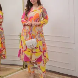 Women Floral Print Kurta & Pants Co-Ord Set-image-13