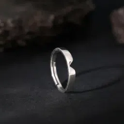 giva Men Sterling Silver V Band Ring image 1