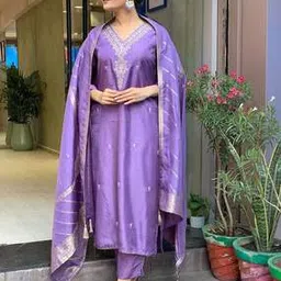 Women Embellished Straight Kurta Set-image-3