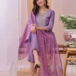 hritika Women Embroidery Straight Kurta Set image 1