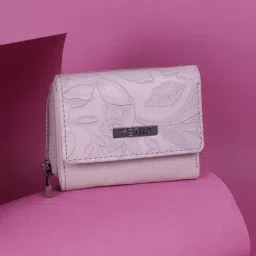 metro Women Tropical Bi-fold Wallet image 1