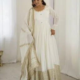 svaraa Women Embroidered Anarkali Kurta Suit Set-picture-29