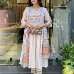 myrie Women Embroidered Straight Kurta Set image 1