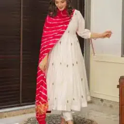 svaraa Women Embroidered Straight Kurta Suit Set-picture-14
