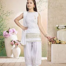 aarika girls ethnic Girls Embroidery Kurta Suit Set-picture-49