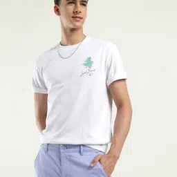 levi's Men Graphic Print Regular Fit Crew-Neck T-Shirt-picture-30