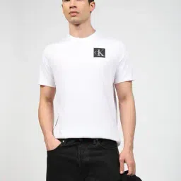 calvin klein jeans Men Regular Fit Crew-Neck T-Shirt with Gradient Monogram Logo Print image 1