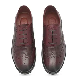 LEGWORK Men Textured Formal Oxfords 2.0 image 5