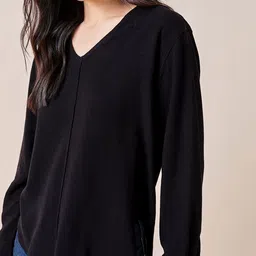 AND V-Neck Cuffed Sleeves solid Top image 2