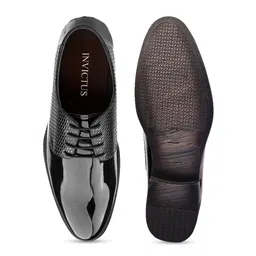 INVICTUS Men Textured Formal Derbys Shoes image 5