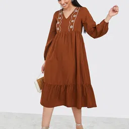 Styli Floral Embroidered V-Neck Midi A-Line Dress-picture-24