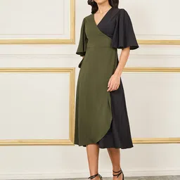 Styli Women's Green Colorblock Angel Sleeves Wrap Midi Dress-image-51