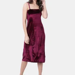 Tokyo Talkies Women Burgundy Solid Sheath Dress-image-12