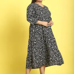 theRebelinme Plus Size Floral Print A-Line Midi Dress image 3