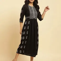 W Ethnic Motifs Printed Pleated Fit & Flare Midi Ethnic Dress image 3