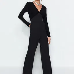 Trendyol V-Neck Basic Jumpsuit image 3