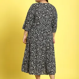 theRebelinme Plus Size Floral Print A-Line Midi Dress image 5