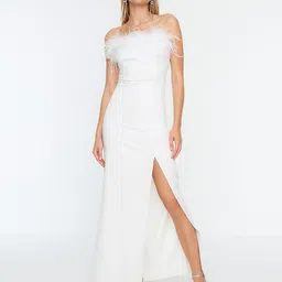 Trendyol Off White Off-Shoulder Maxi Dress image 1