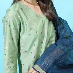 Vishudh Women Floral Kurta with Trouser & Dupatta image 2