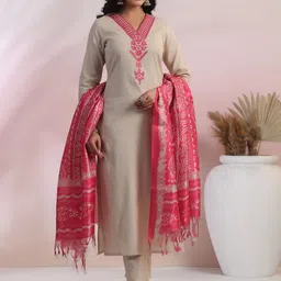 KALINI Floral Embroidered V-Neck Regular Thread Work Kurta Set With Dupatta-picture-17