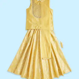 AKKRITI BY PANTALOONS Girls Embellished Lehenga & Blouse With Dupatta-picture-20