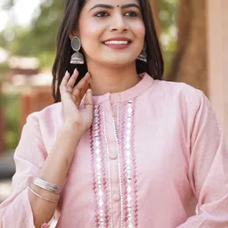 Kesarya Band Collar Chanderi Silk Kurta with Trousers & Dupatta image 2