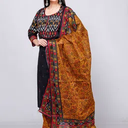 Jevi Prints Paisley Printed Pure Cotton Kurta with Patiala & Dupatta image 3