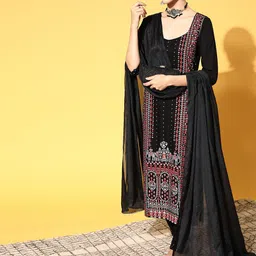 PANIT Women Ethnic Motifs Printed Kurta with Trousers & Dupatta image 2