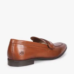 lee cooper Men Low-Top Slip-On Shoes image 2