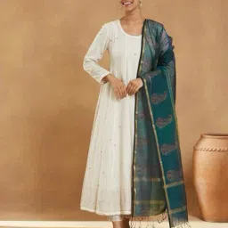 fabindia  Women Floral Print Dupatta with Tassels image 2