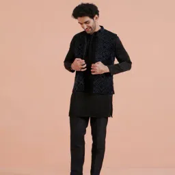 kisah Men Geometric Design Regular Fit Nehru jacket image 2