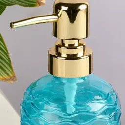 kookee Set of 2 Ribbed Bathroom Accessories image 2