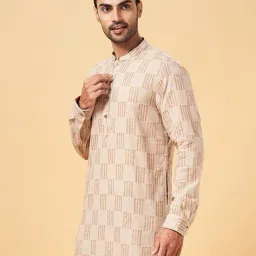 indus route by pantaloons Men Cotton Regular Fit Long Kurta image 2