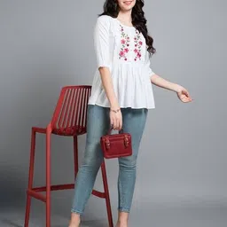 svaraa Women Embroidered Relaxed Fit Top image 2
