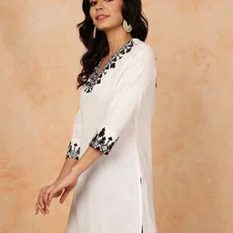 antaran Women Straight Kurti with Embroidery Yoke image 2