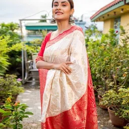 apaapi threads of glory Women Floral Woven Saree with Contrast Border image 2