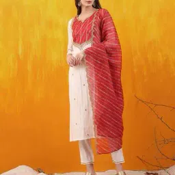 berrylicious Women Embroidered Straight Kurta Set image 2