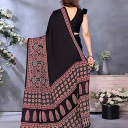 ri-wah Women Ethnic Motif Design Traditional Saree image 2