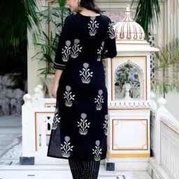 nyrika Women Floral Print Straight Kurta Set image 2