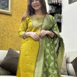 niza fashion Women Embroidery Straight Kurta Set image 2