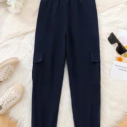 tior Girls Mid-Rise Relaxed Fit Cotton Cargo Pants image 2