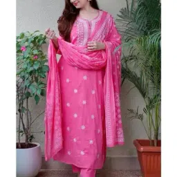piludi Women Embroidery Kurta Set image 2